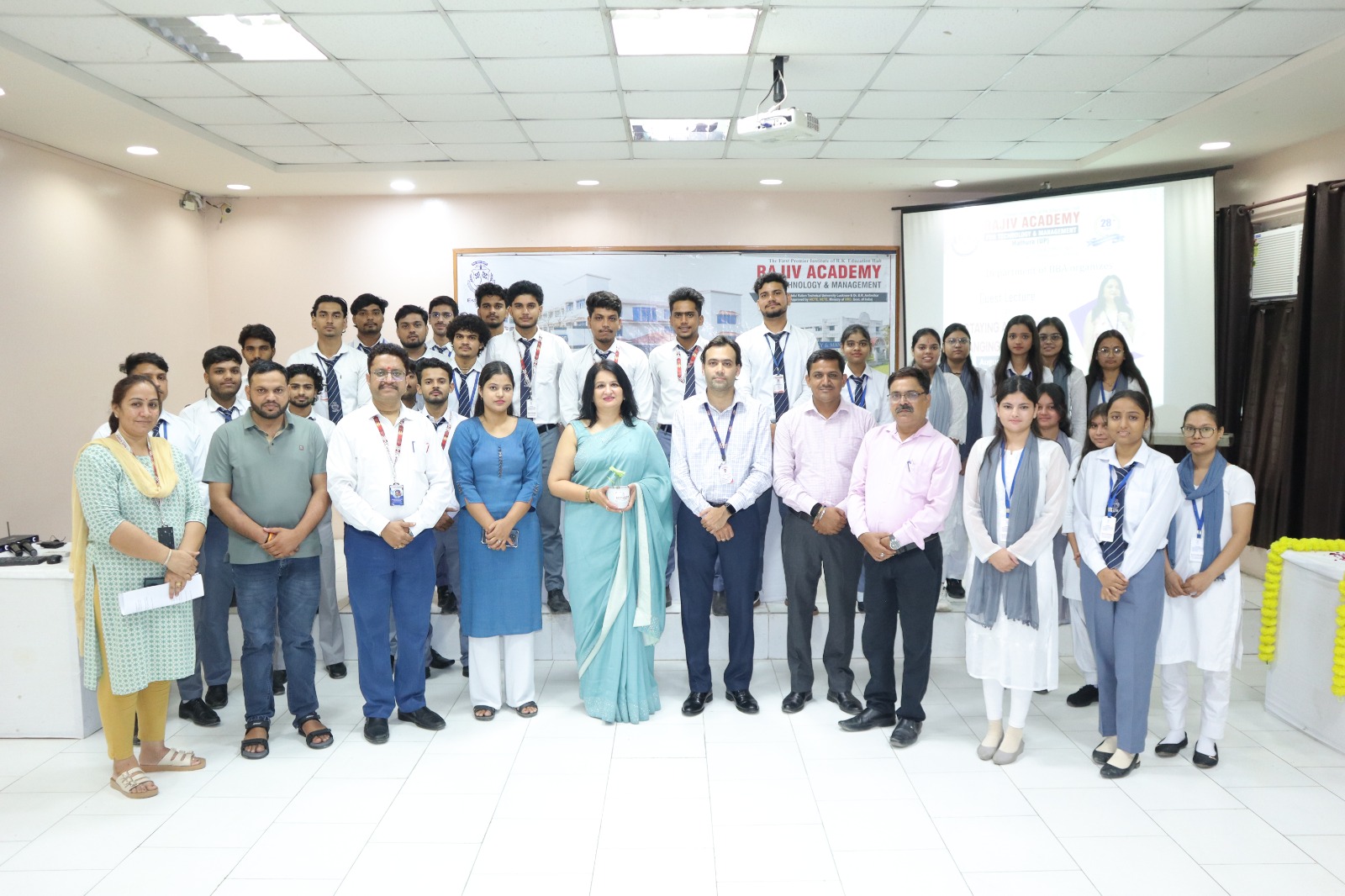 मजबूत नेटवर्क में ही छिपा होता है सफल करियर का बैकअपः प्रो. भावना छाबड़ा