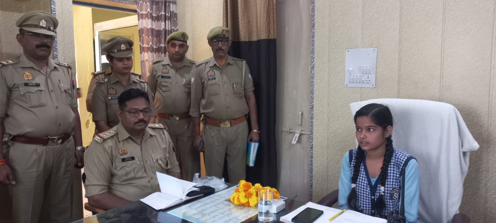 शिवानी तरकर को बनाया एक दिन का थाना प्रभारी