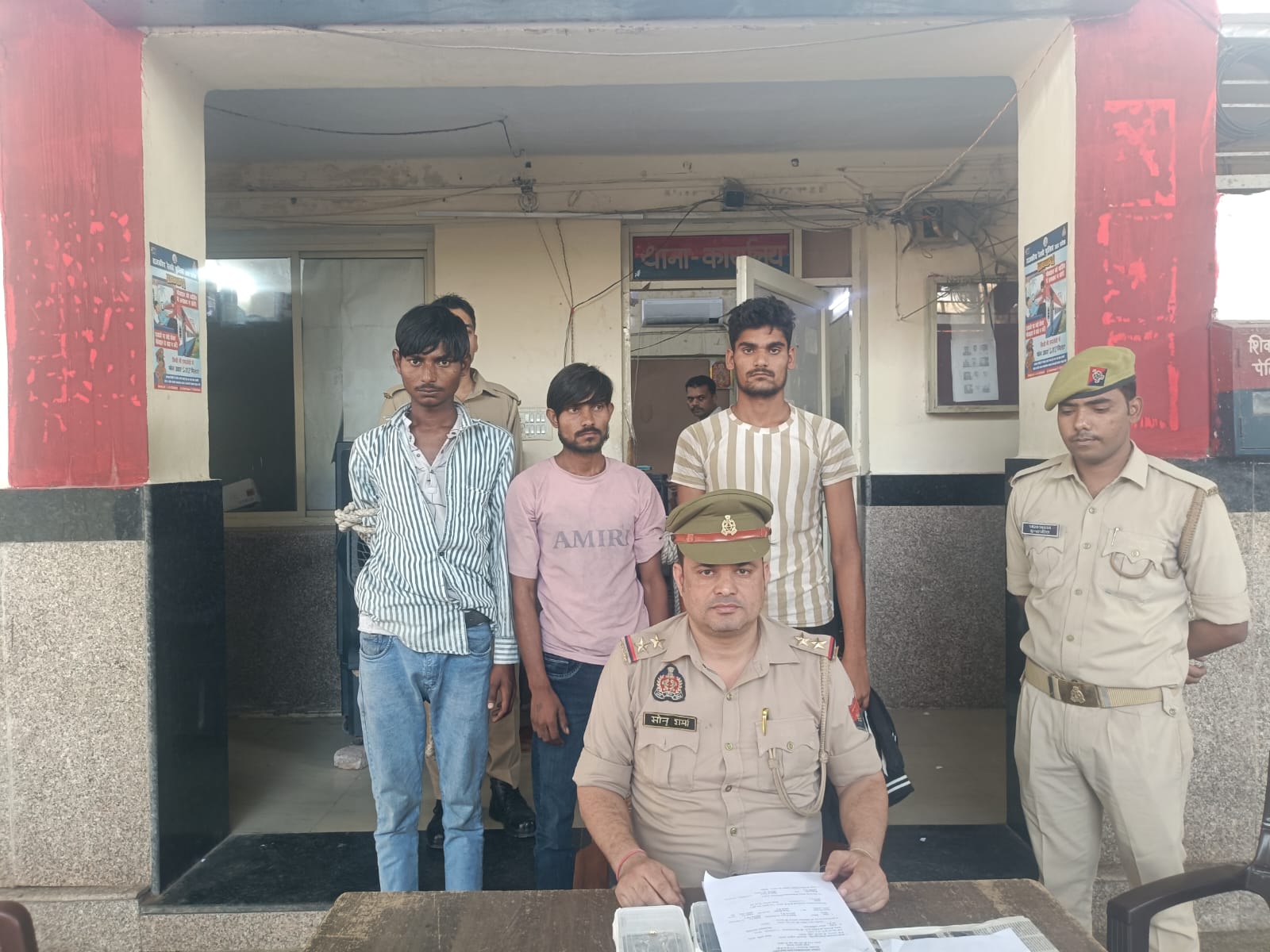 ट्रेनों में चोरी करने वाले तीन चोरों को मथुरा जीआरपी पुलिस ने किया गिरफ्तार