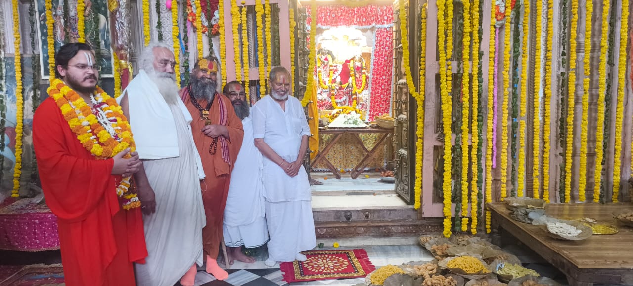 श्री मथुरामल्ल जी महाराज का अन्नकूट महोत्सव धूमधाम से मनाया