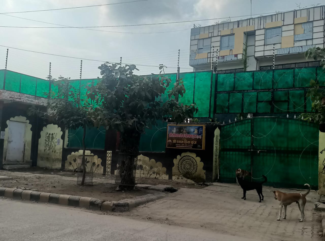 यमुना फ्लड एरिया में ध्वस्तीकरण, सील के बाद भी बहुमंजिला इमारत बनकर तैयार