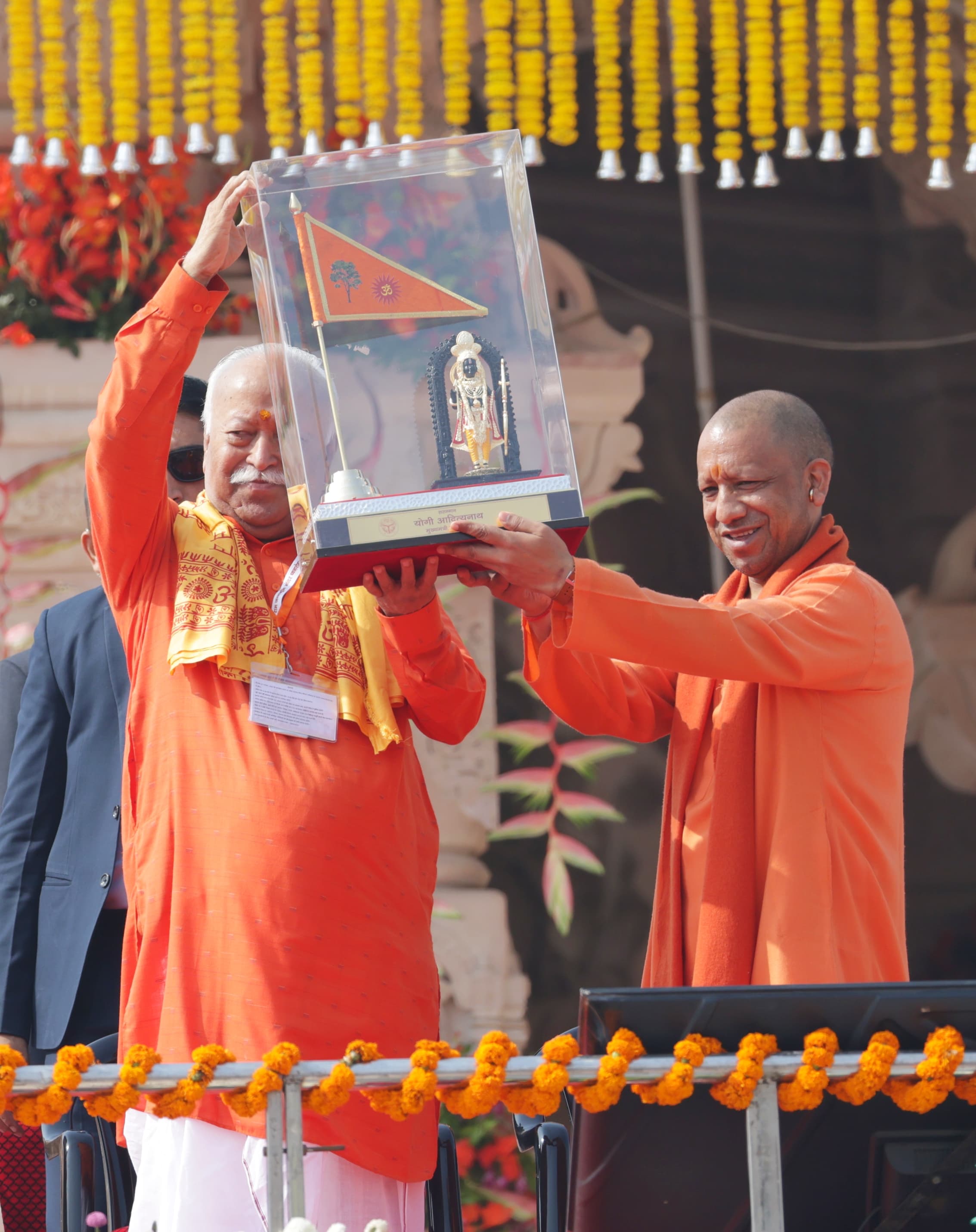 'संपूर्ण विश्व को अपने आलोक से सुख-शांति प्रदान करने वाला धर्म ध्वज फिर से हुआ शिखर पर विराजमान : डॉ. मोहन भागवत