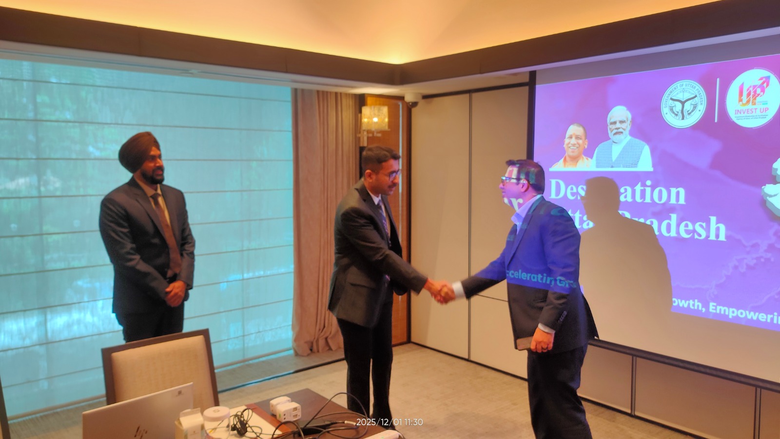 सिंगापुर के निवेशक उत्तर प्रदेश के लक्ज़री हॉस्पिटैलिटी और ग्रीन प्रोजेक्ट्स में दिखा रहे हैं रुचि