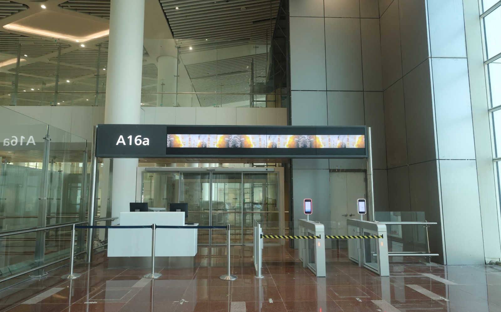 नोएडा इंटरनेशनल एयरपोर्ट से पश्चिमी यूपी की अर्थव्यवस्था को मिलेगी नई रफ्तार, हजारों नौकरियों का रास्ता खुला