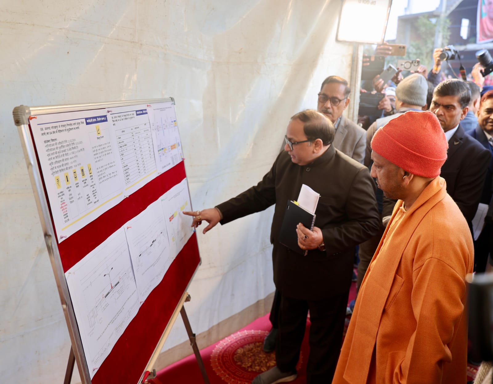 फोरलेन निर्माण में लाएं तेजी, तय समयसीमा में करें पूर्ण : मुख्यमंत्री