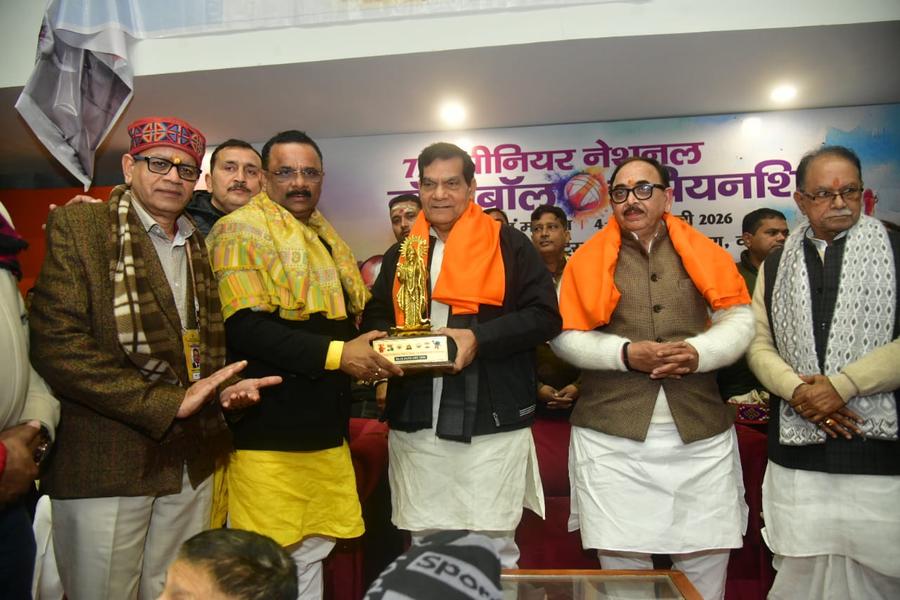 वाराणसी में 72वीं सीनियर नेशनल वॉलीबॉल चैंपियनशिप में नगर विकास एवं ऊर्जा मंत्री ए के शर्मा ने किया प्रतिभाग