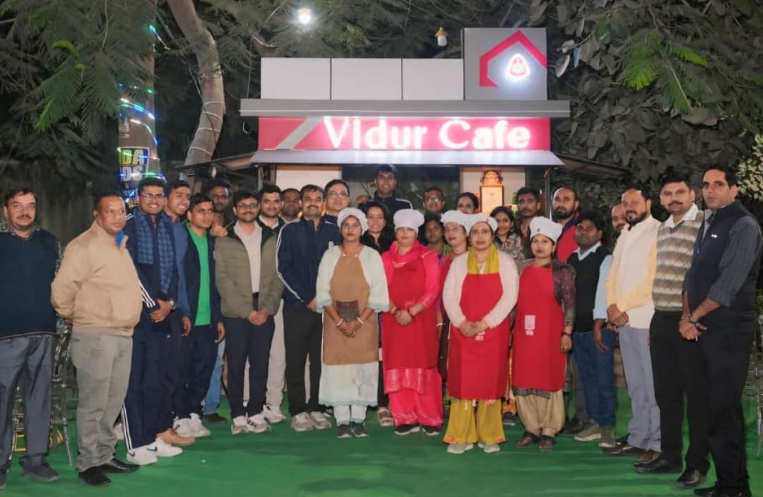 बिजनौर की रितु बनी उद्यमी, कैफे से रोजाना सात हजार रुपये की कमाई