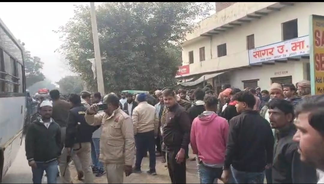 आगरा जलेसर मार्ग पर दर्दनाक सड़क हादसा अनियंत्रित ट्रक ने दो ऑटो को रौंदा 6 की मौत