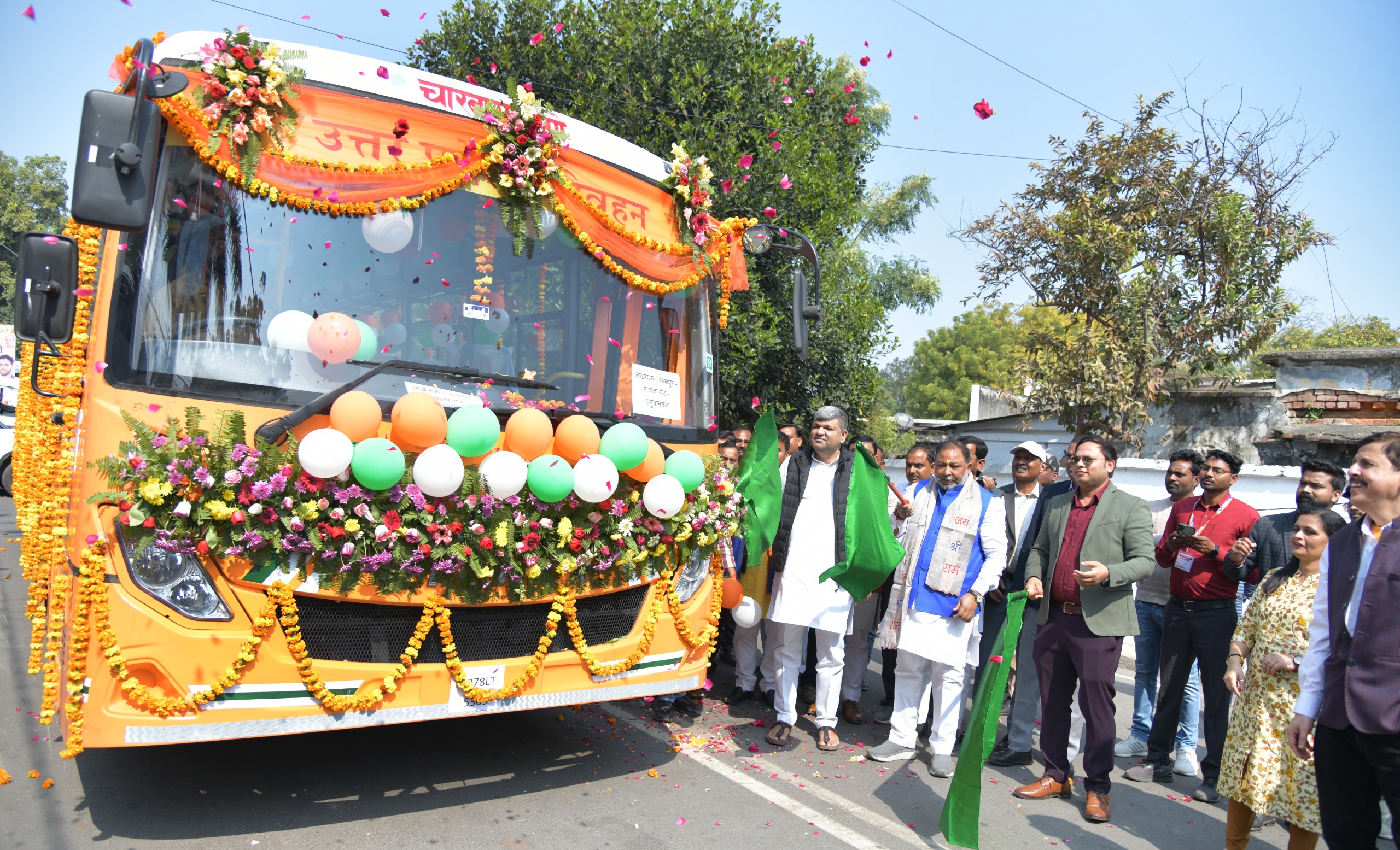 प्रदेश के सभी गांवो को जल्द ही परिवहन सेवा की सभी आवश्यक सुविधाओं से जोड़ा जाएगा-दयाशंकर सिंह