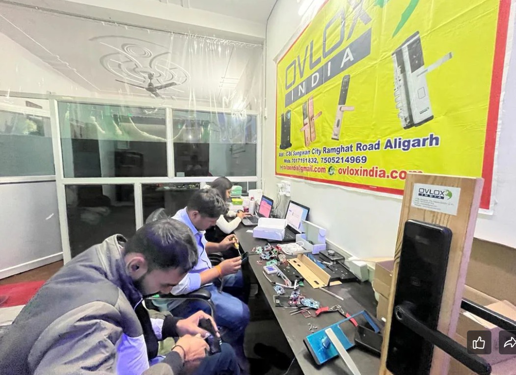 ओडीओपी योजना से मिला संबल, 10 लाख के ऋण से खड़ा किया डिजिटल लॉक का व्यवसाय