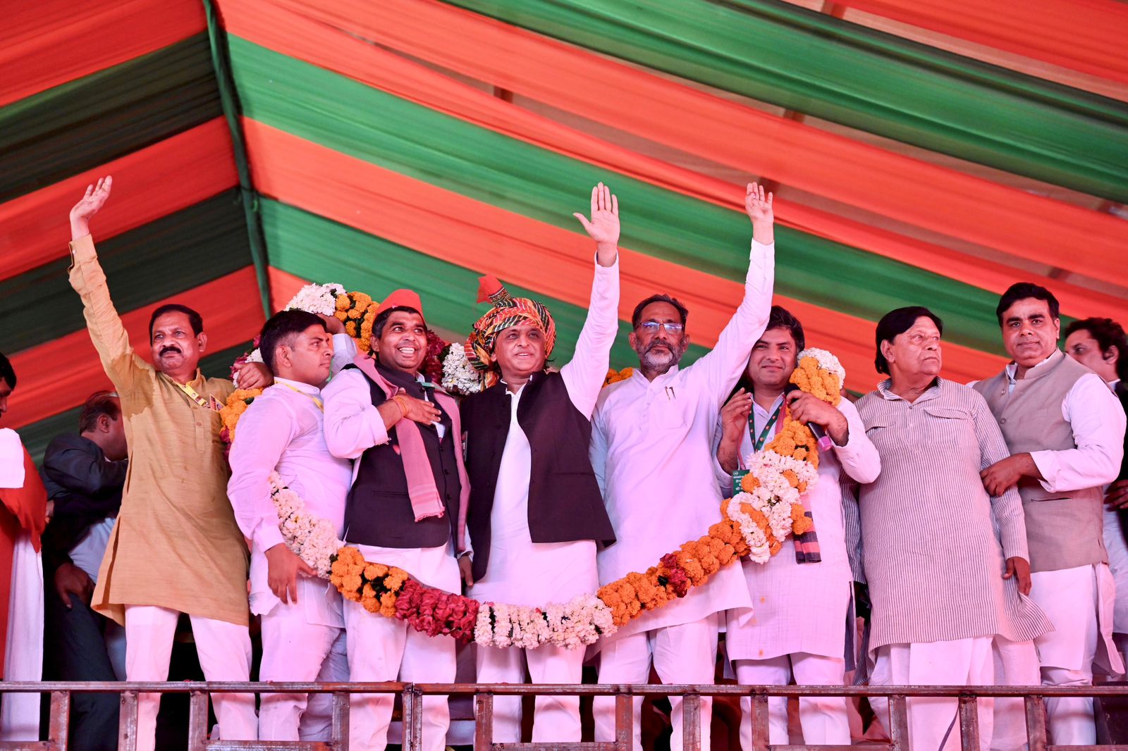 जो संविधान बदलने की बात कर रहे थे, आजकल वो लोग अंडरग्राउंड हो गए हैं: अखिलेश यादव