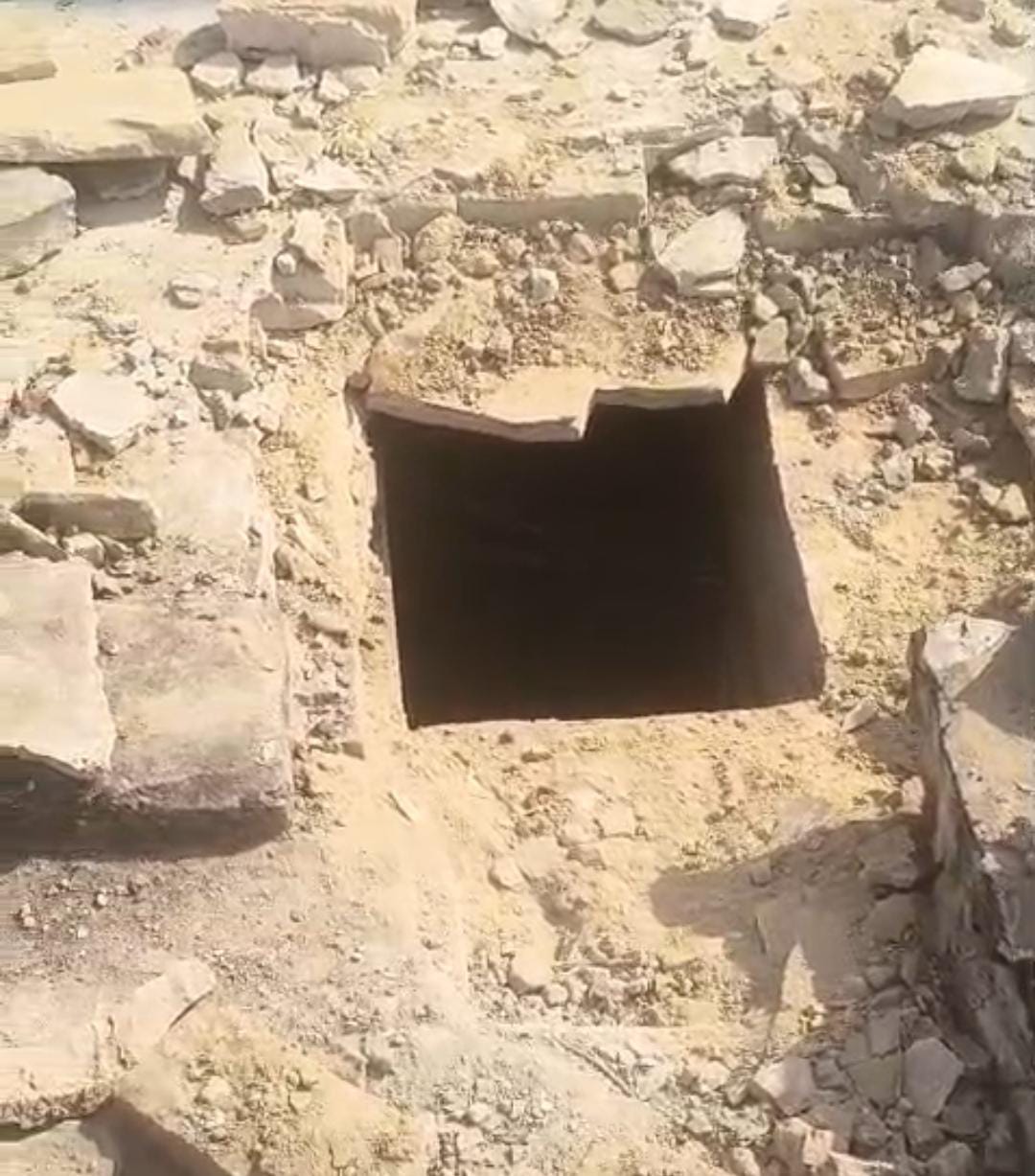 दुकान की छत काटकर  चोरी, 25 हजार नगद और सामान चोरी