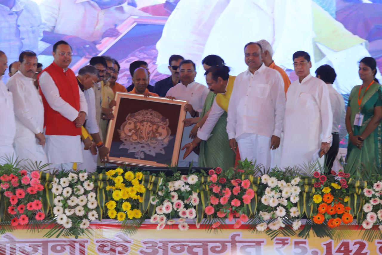 ग्रेटर आगरा बनेगा दूसरा नोएडा, रोजगार के खुलेंगे नए द्वार और आएंगी बड़ी-बड़ी कंपनियां: सीएम योगी