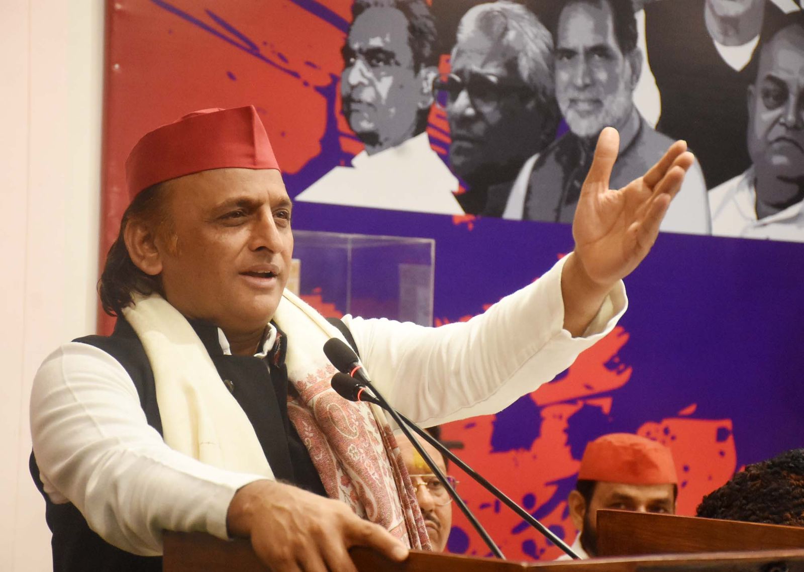 भाजपा सरकार अलोकतांत्रिक और अमानवीय है: अखिलेश यादव