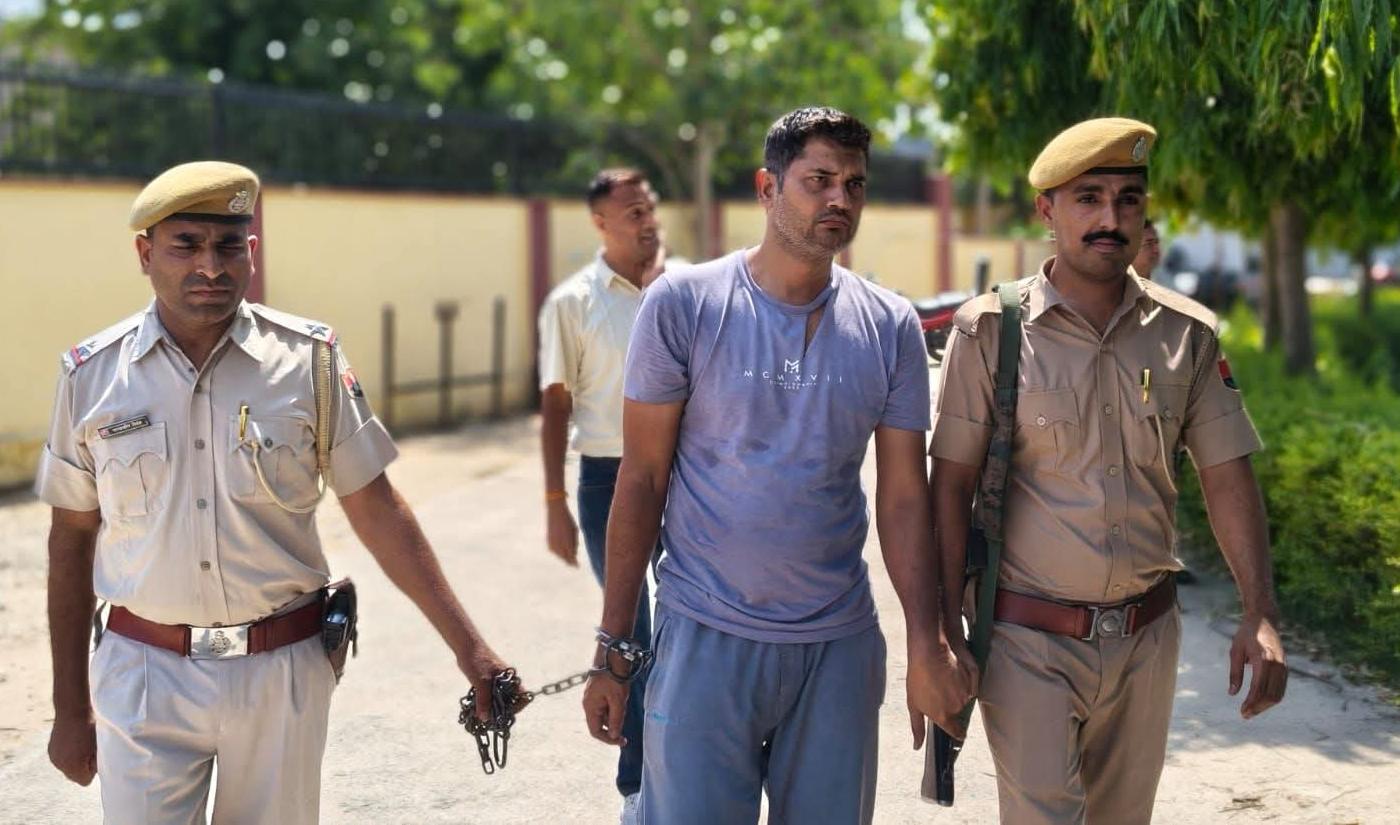 पुलिस ने 14 साल से फरार 35 हजार का इनामी शूटर दबोचा