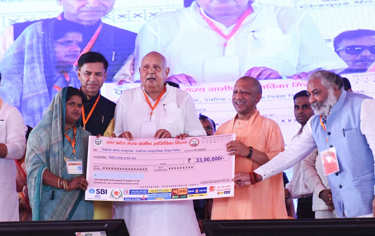 देवरिया में सीएम योगी ने ₹655 करोड़ की 19 परियोजनाओं का किया लोकार्पण-शिलान्यास