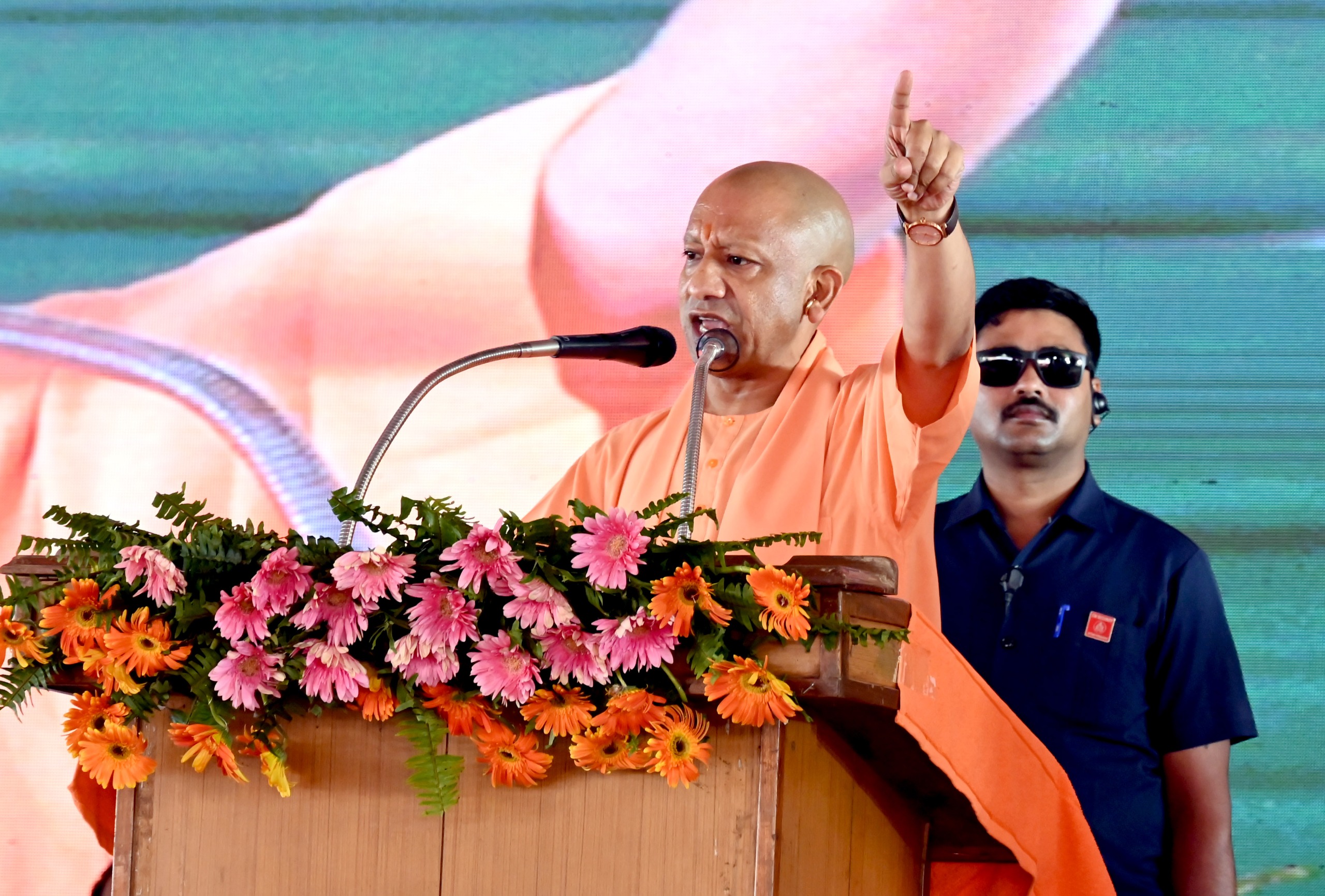 एक समय पहचान के संकट से जूझने वाला मऊ आज इन संस्थानों की वजह से नई पहचान प्राप्त कर रहा है: मुख्यमंत्री