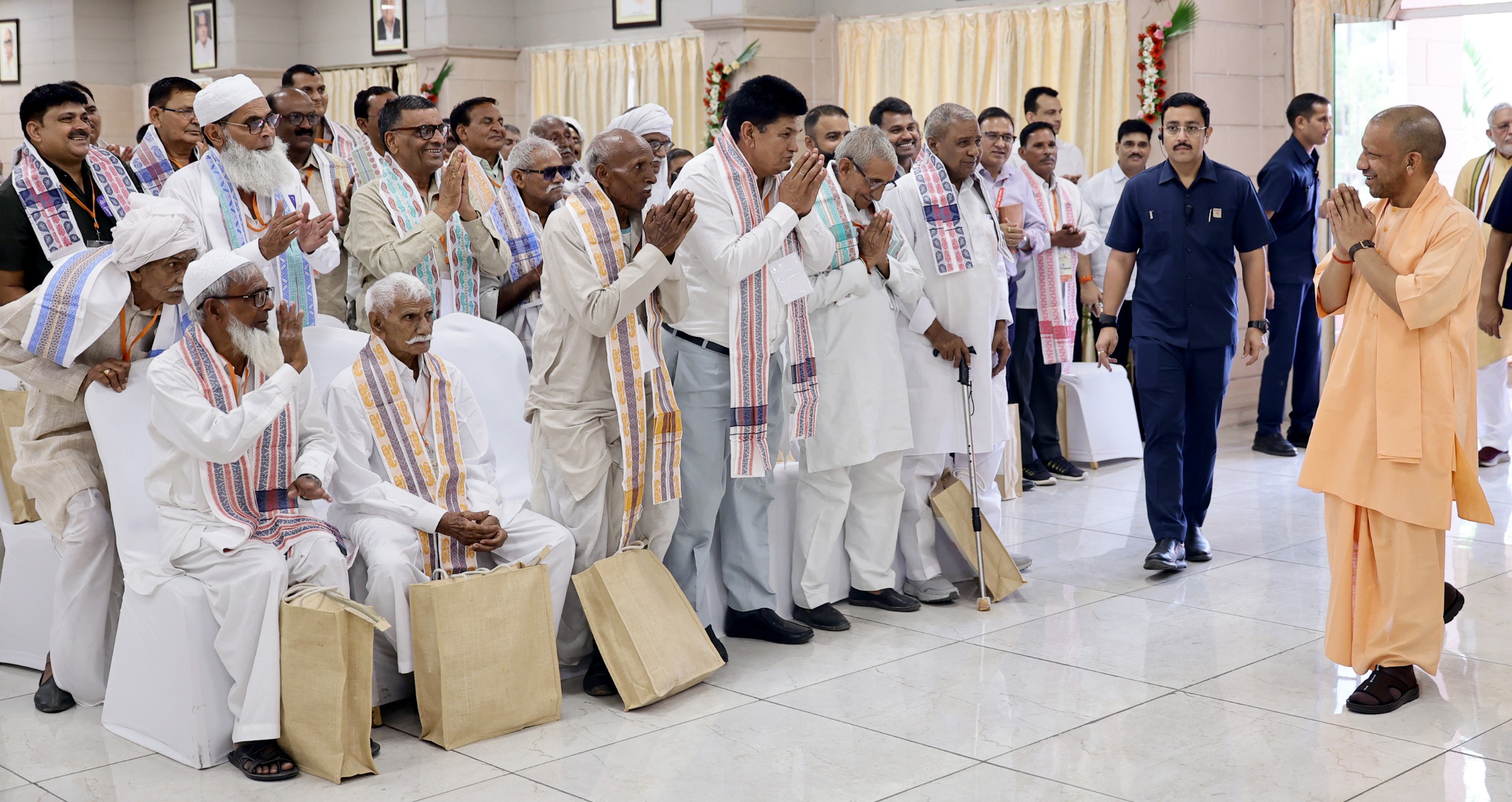 जेवर की महिला किसानों ने योगी सरकार को सराहा, विकास का सहभागी बनने की चेहरों पर दिखी खुशी