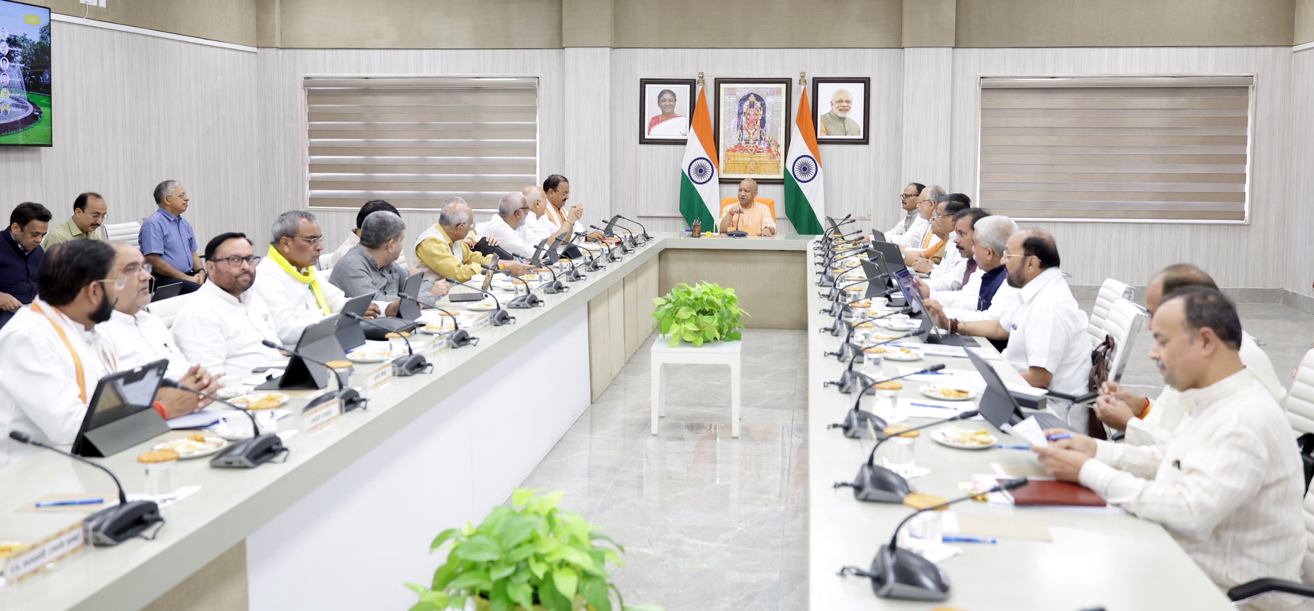 उत्तर प्रदेश विधानमंडल का आगामी सत्र 3 अगस्त से बुलाने को योगी कैबिनेट की मंजूरी