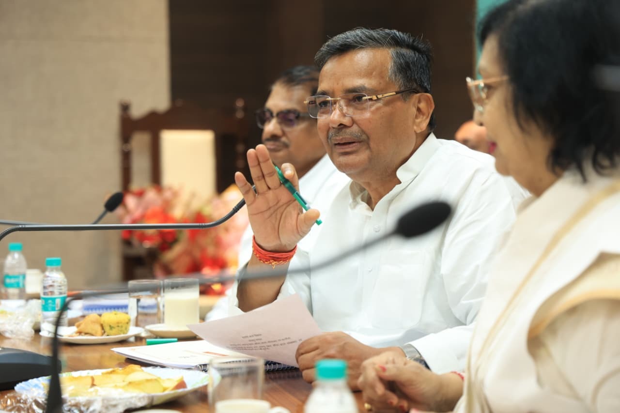 जनप्रतिनिधियों के सहयोग से तय समय में पूरे होंगे पर्यटन कार्य: जयवीर सिंह