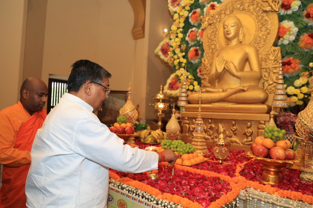 सारनाथ में दो दिवसीय अंतरराष्ट्रीय संगोष्ठी का शुभारंभ, बौद्ध भिक्षुओं और विद्वानों ने की सहभागिता