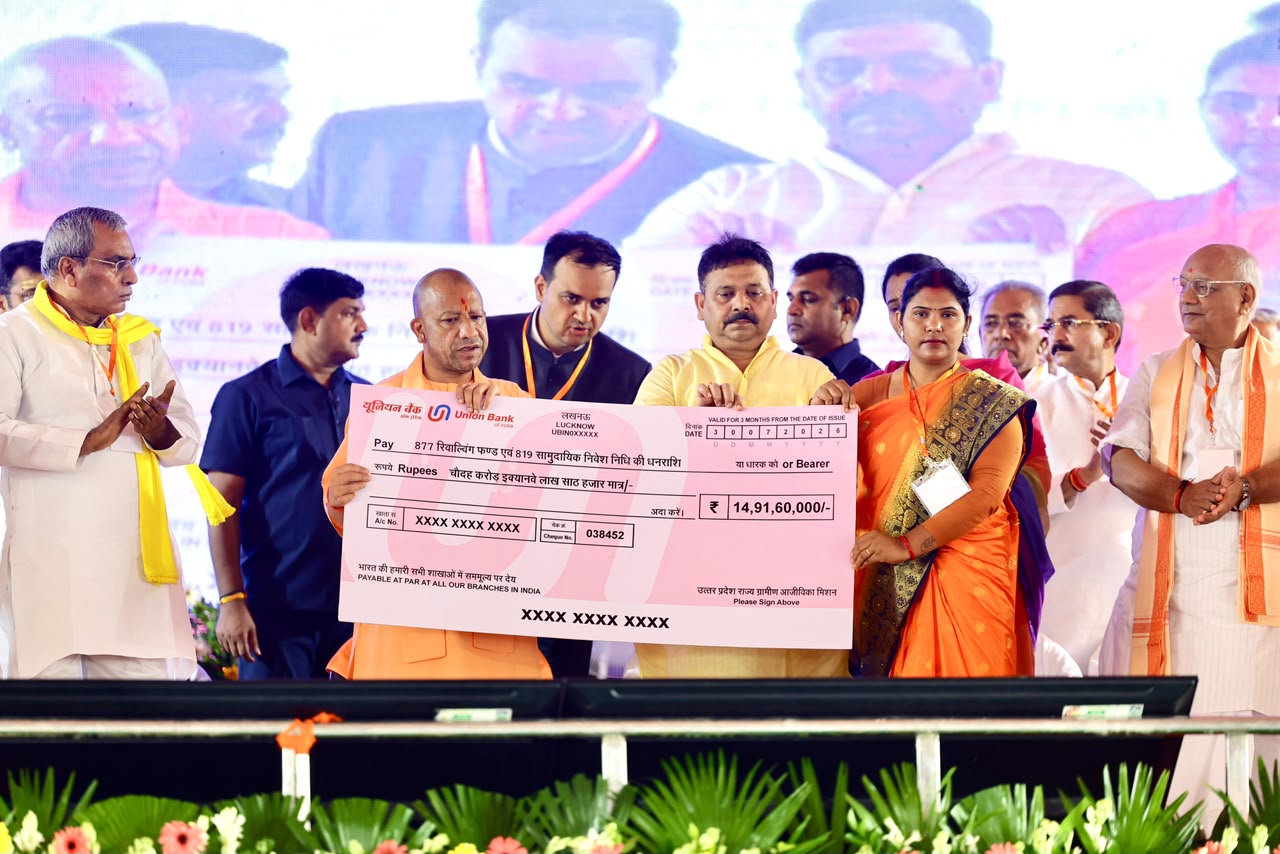 अवैध असलहा लाइसेंस बनाने में व्यस्त सांसद नहीं, बल्कि पैरोकारी करने वाले जनप्रतिनिधि चाहिएः मुख्यमंत्री
