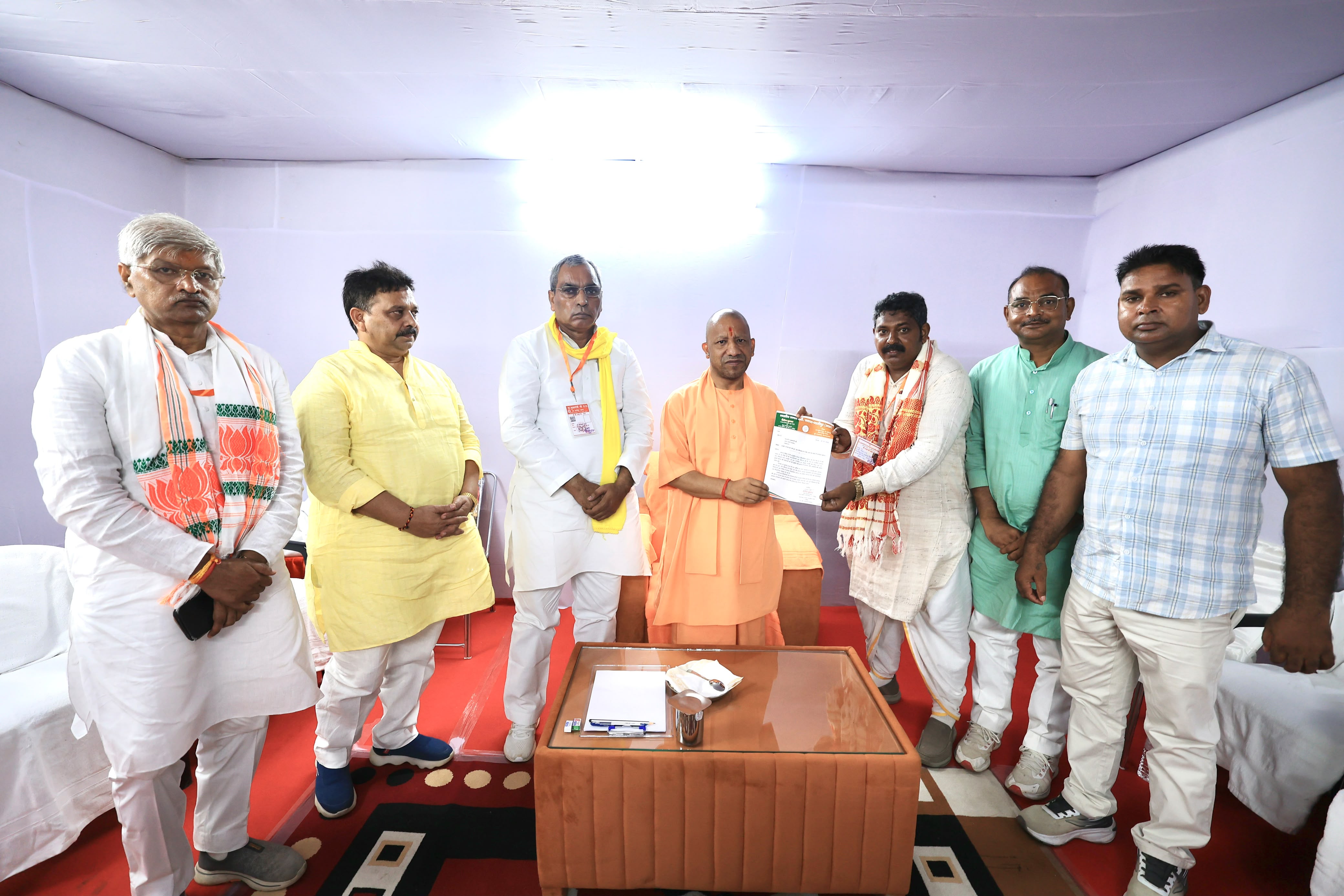 भदोही का नाम संत रविदास नगर किए जाने की घोषणा का रविदासिया समाज ने किया स्वागत