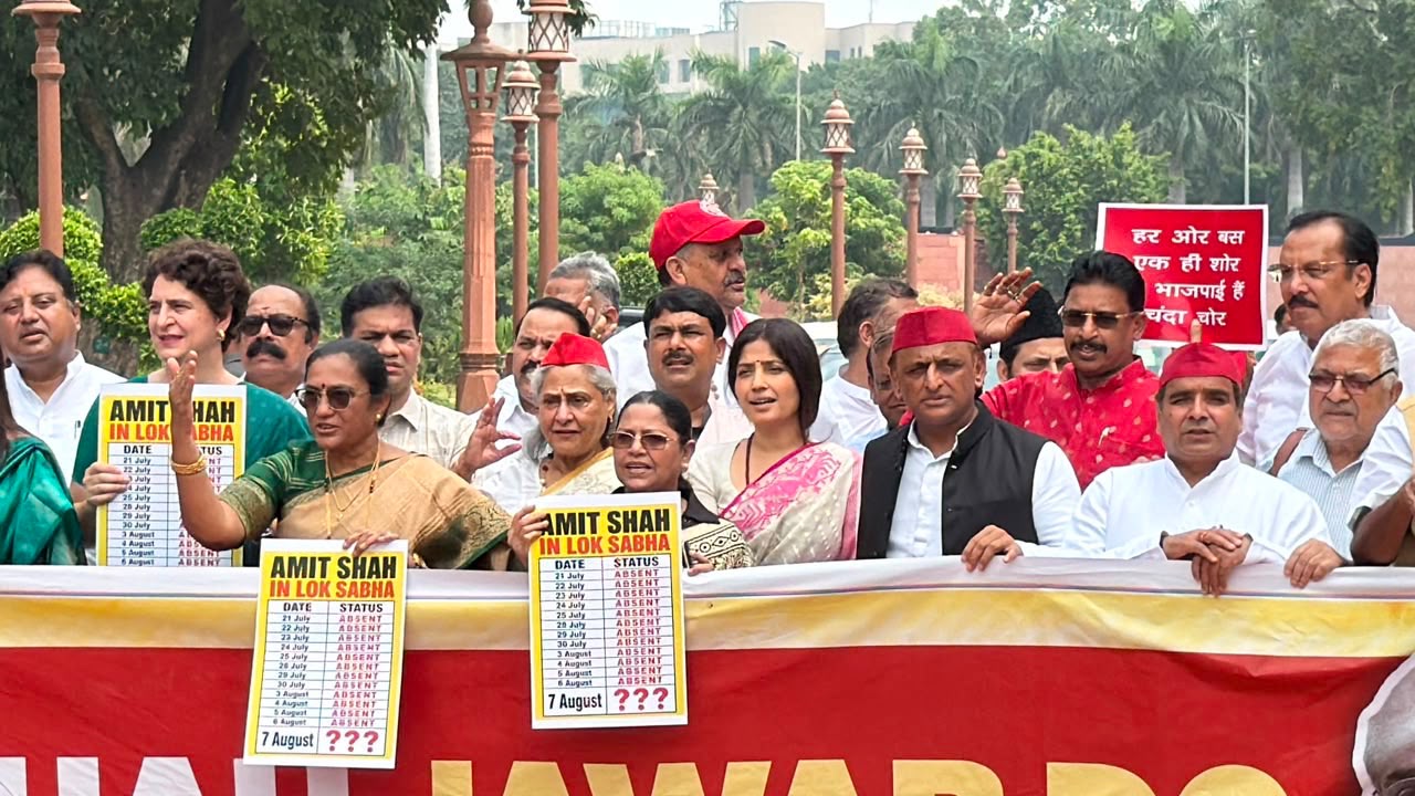 एफसीआरए बिल के जरिए एनजीओ और अल्पसंख्यक संस्थानों पर दबाव बनाना चाहती है सरकार: डिंपल यादव