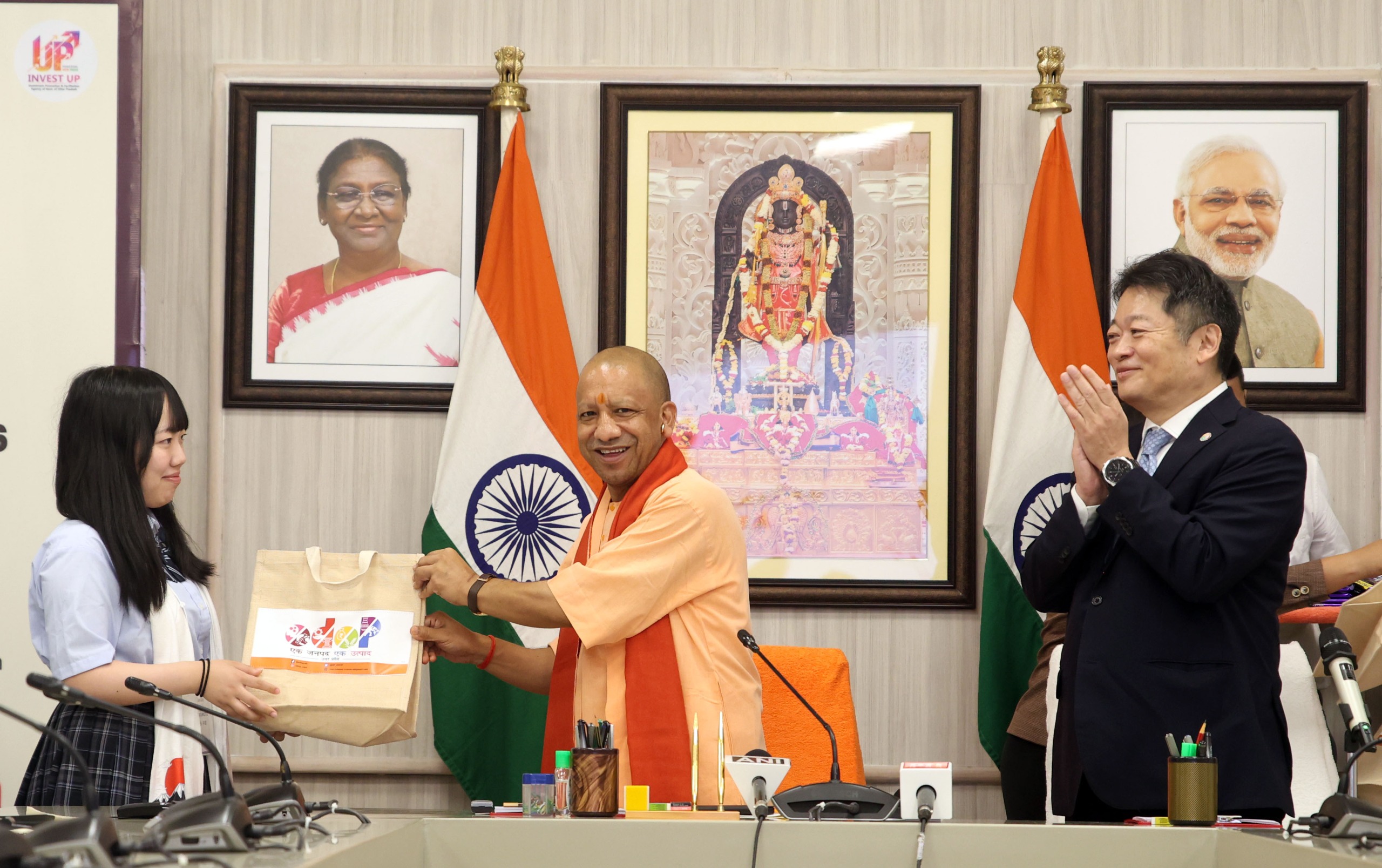 एक लखनऊ के गांव से, दूसरा जापान के गांव से, भाषाएं अलग लेकिन भविष्य की कहानी लिखने का संकल्प समान: मुख्यमंत्री