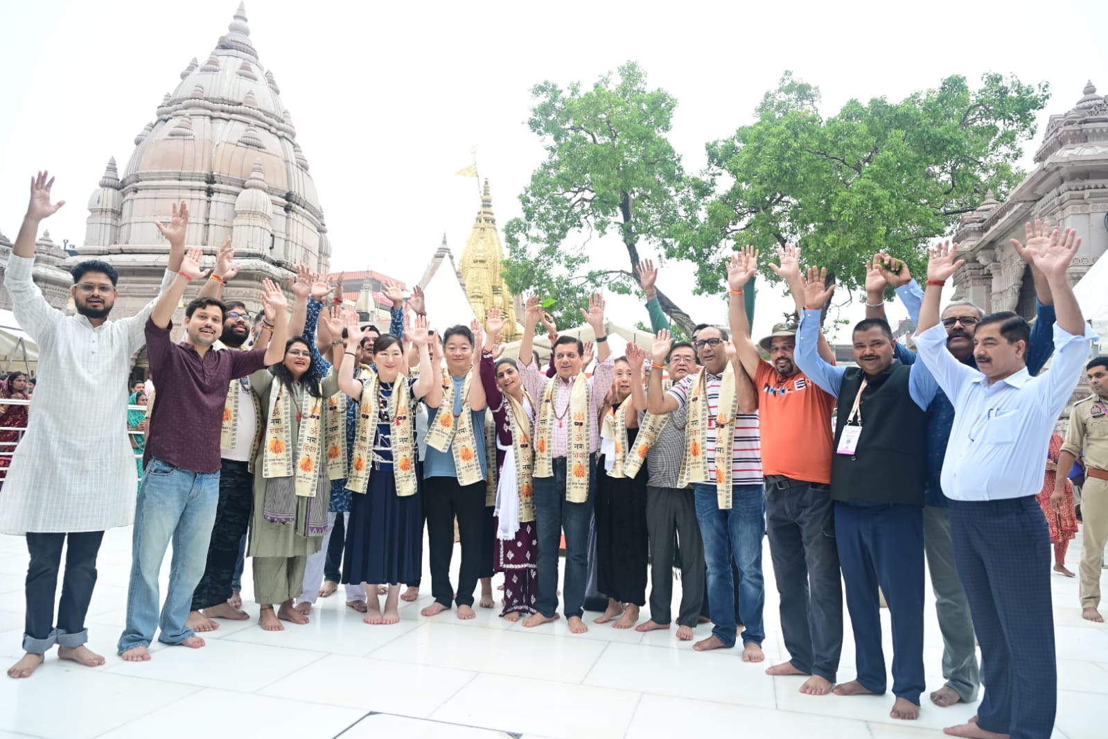बाबा विश्वनाथ के दरबार में गूंजा ‘हर-हर महादेव’, जापानी मेहमानों ने महसूस की काशी की आध्यात्मिक आत्मीयता
