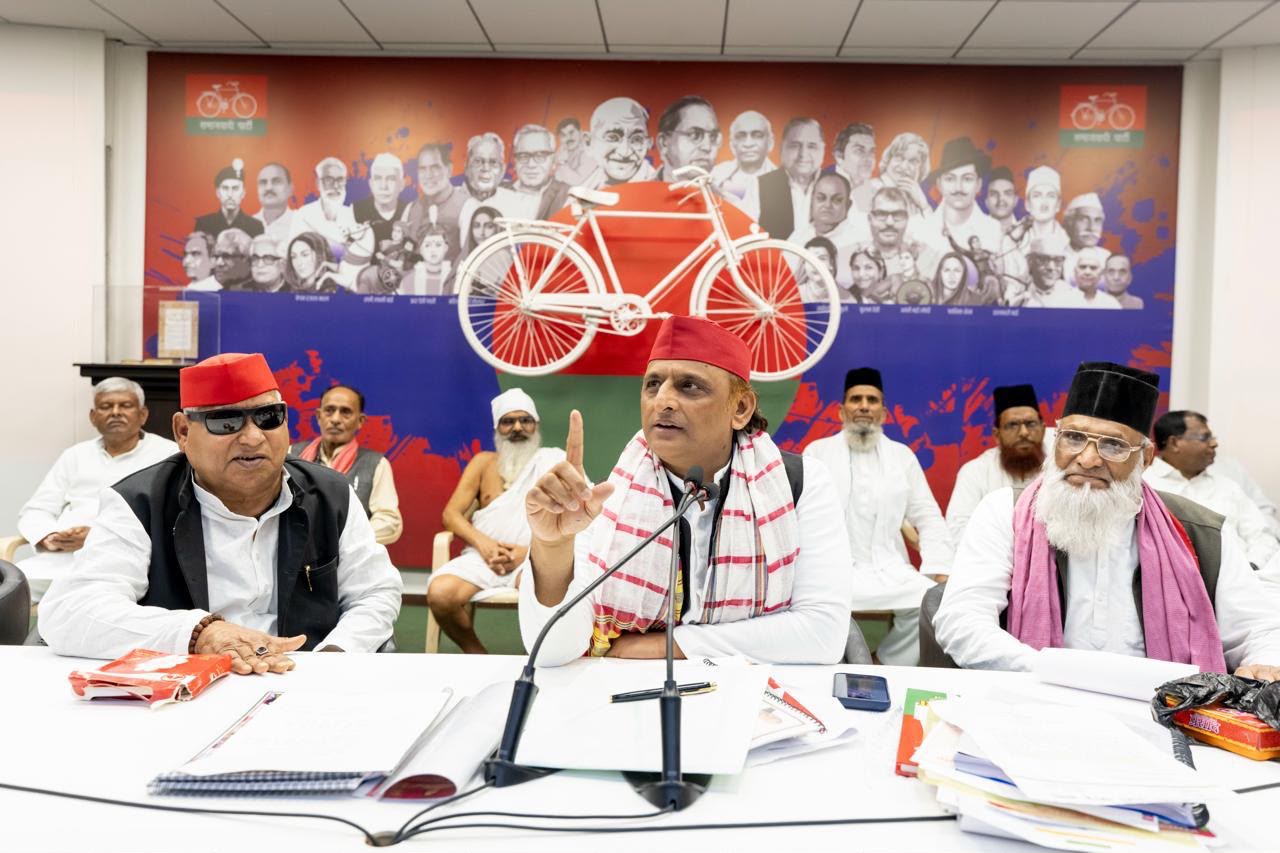 भाजपा जनता को असली मुद्दों से भटकना चाहती है: अखिलेश यादव