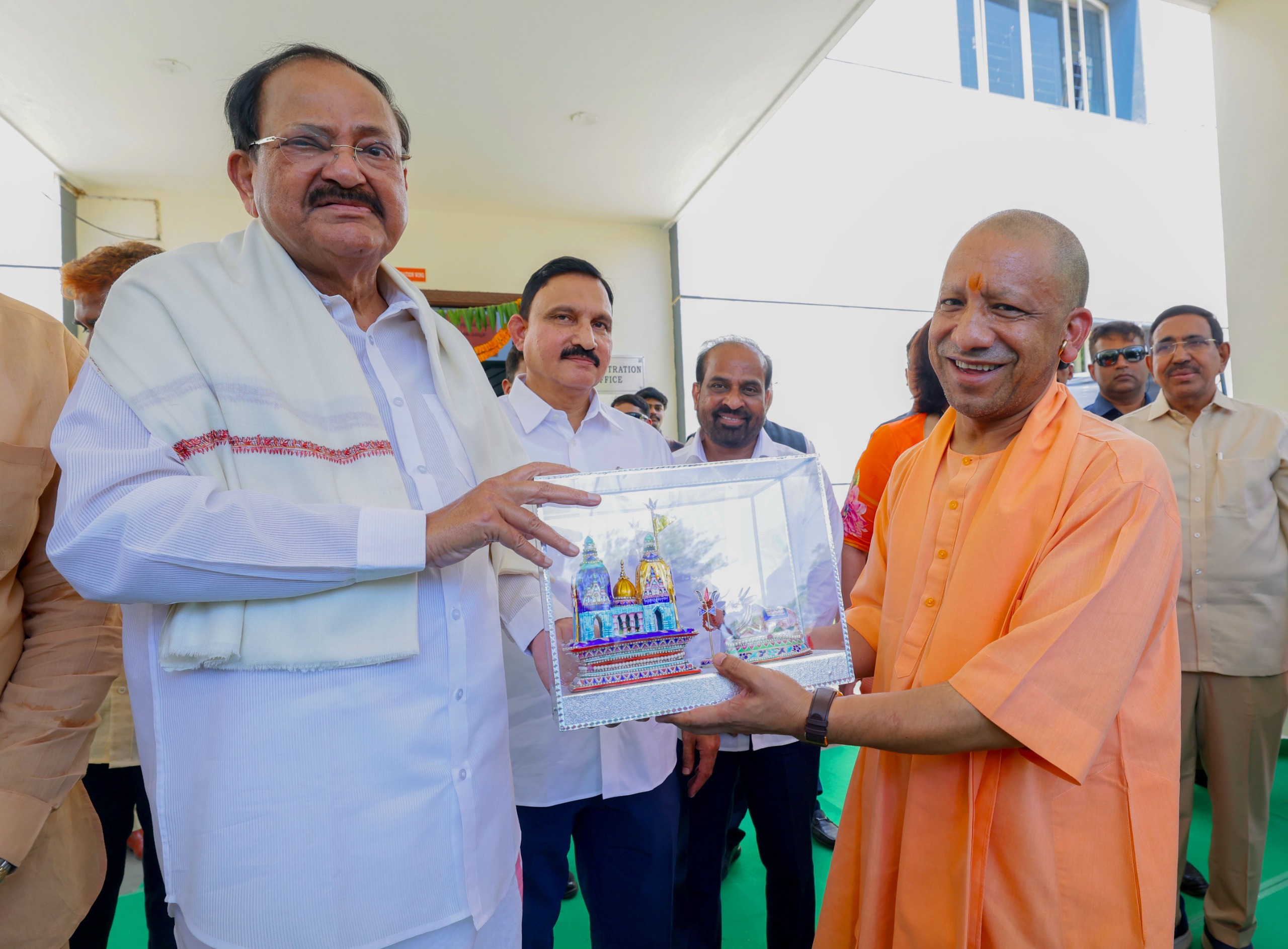 वेंकटचलम, नेल्लोर में स्वर्ण भारत ट्रस्ट के 25वें स्थापना दिवस समारोह में शामिल हुए सीएम योगी आदित्यनाथ