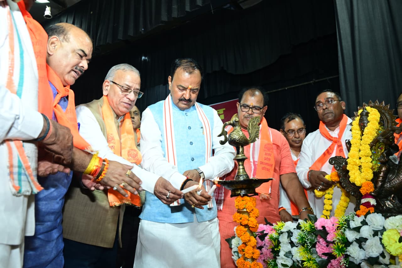 सरकार गुणवत्तापूर्ण एवं आधुनिक शिक्षा के विस्तार तथा नवाचार को बढ़ावा देने के लिए प्रतिबद्ध: केशव प्रसाद मौर्य