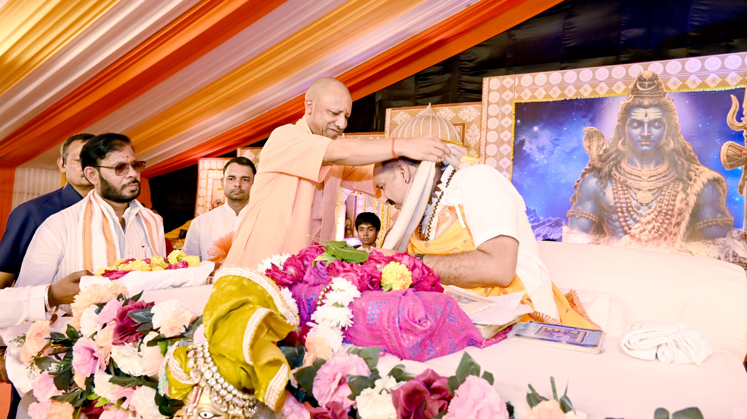धर्म केवल पूजा पद्धति नहीं, समाज की जीवन शक्ति और राष्ट्र की प्रेरक शक्ति:  मुख्यमंत्री योगी