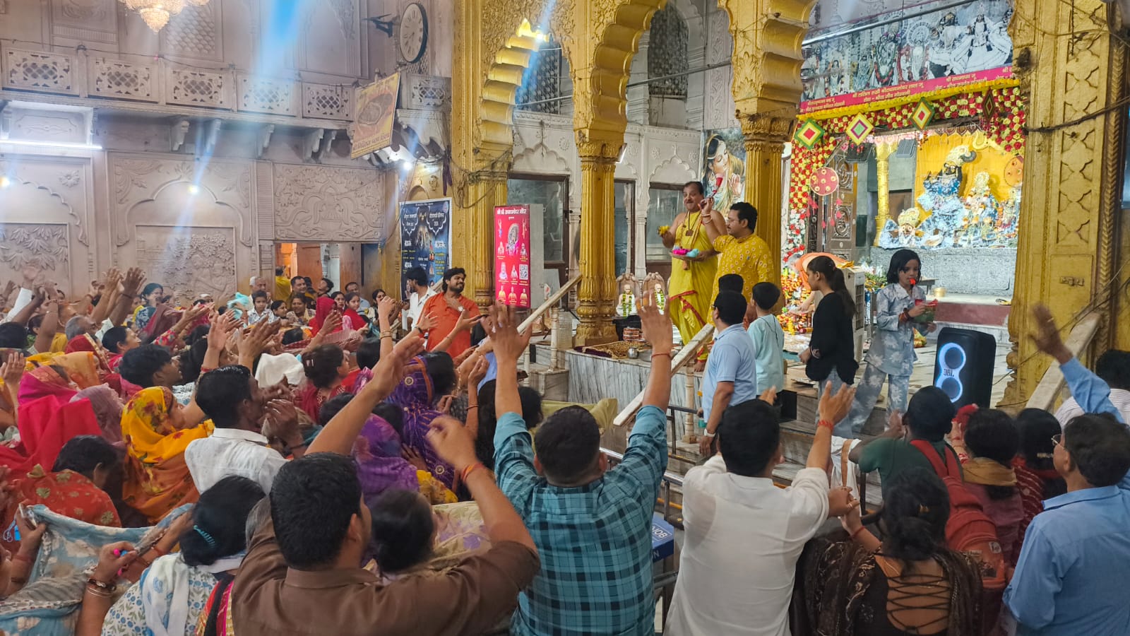 राधा दामोदर मंदिर में धूमधाम से मनाया गया राधारानी छठी महोत्सव