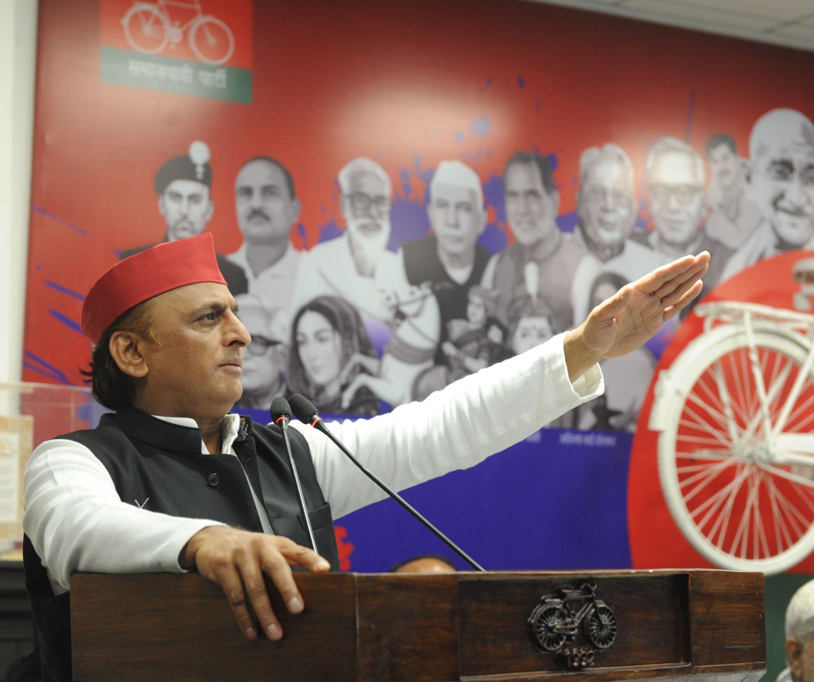 ‘वनस्पति राज’ में मंदिर में चोरी करवाने वाले उन भाजपाई ‘चढ़ावा चोरों’ की झूठी बातों का भरोसा अब कोई नहीं कर रहा: अखिलेश यादव
