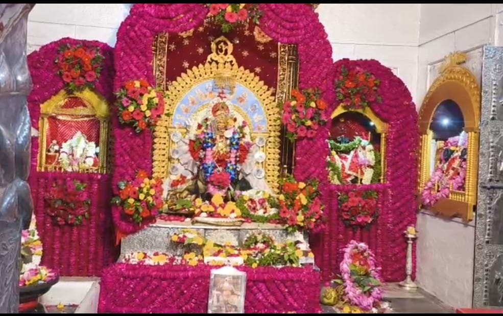 शारदीय नवरात्र के पहले दिन मां शैलपुत्री की पूजा-अर्चना कर भक्तों ने की व्रत की शुरुआत
