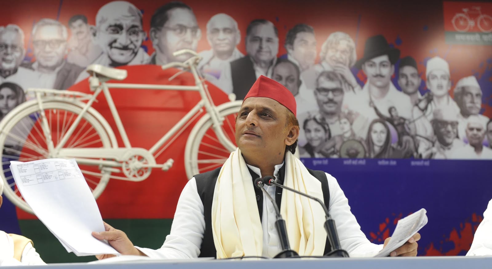 भाजपा सरकार में समाज का हर वर्ग त्रस्त है: अखिलेश यादव