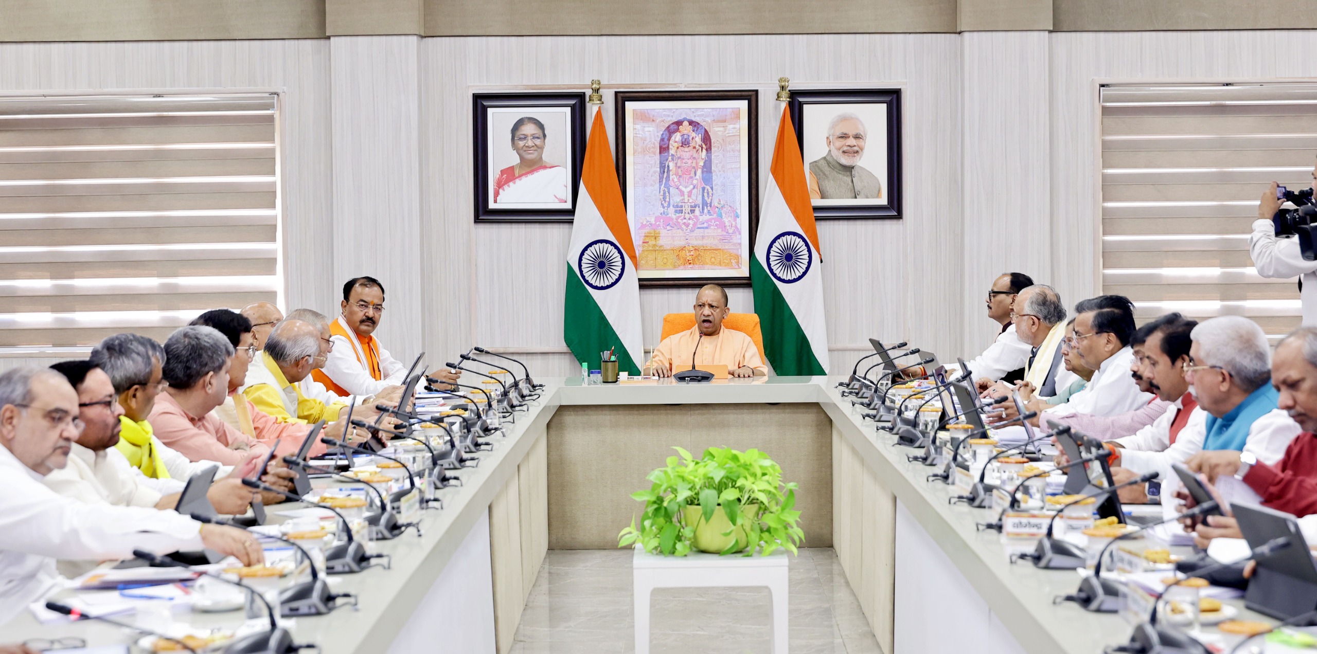 कैबिनेट फैसला: सैनिक स्कूल मैनपुरी के विकास को मिलेगी रफ्तार, 9.524 हेक्टेयर भूमि निशुल्क देने की मंजूरी, ग्रेटर नोएडा में बनेगा देश का अत्याधुनिक प्रगति रोबोटिक्स पार्क