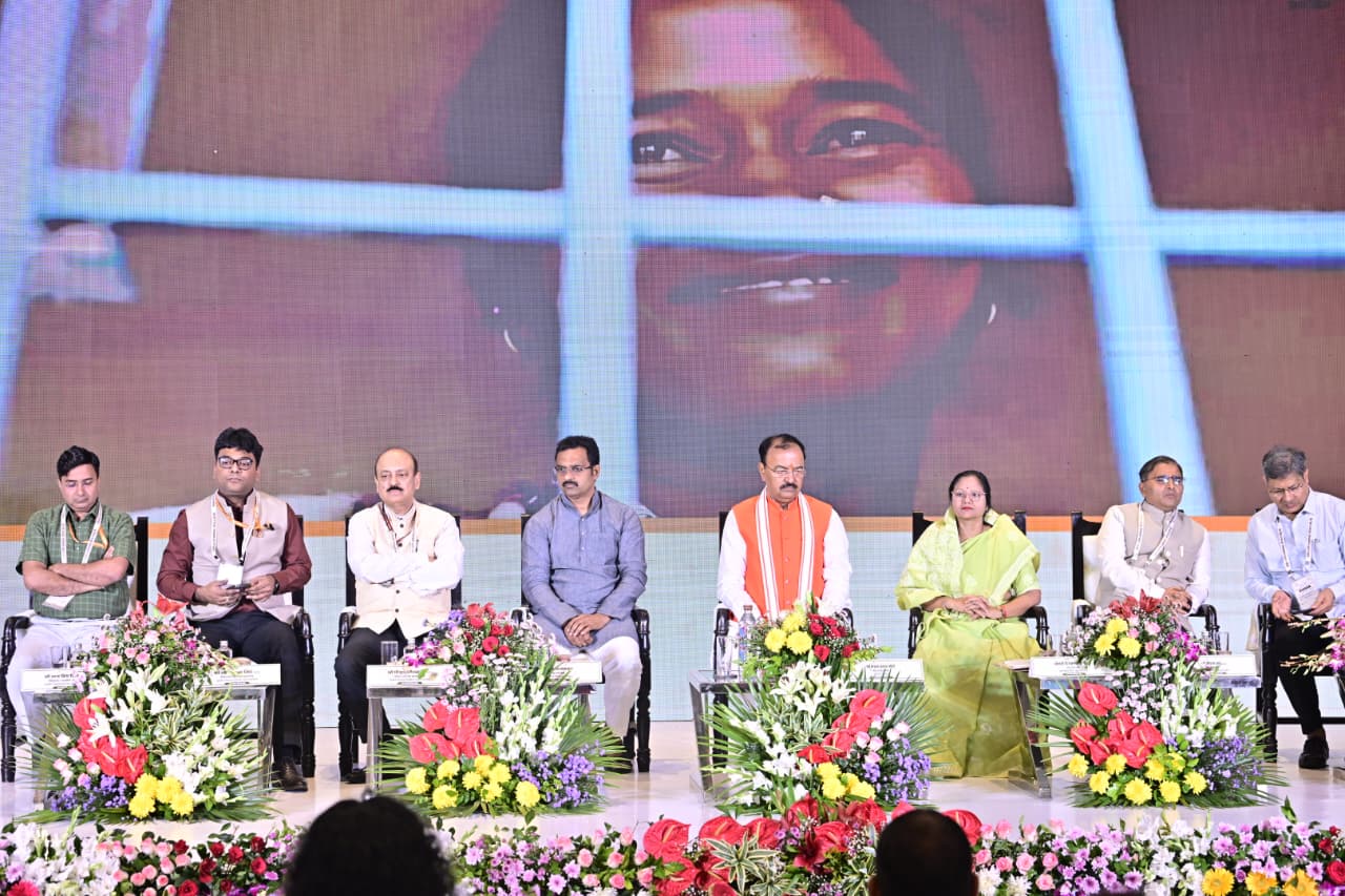 प्रधानमंत्री आवास योजना-ग्रामीण से ग्रामीण परिवारों को मिल रहा सुरक्षा, सम्मान और आत्मनिर्भरता का आधार: केशव प्रसाद मौर्य