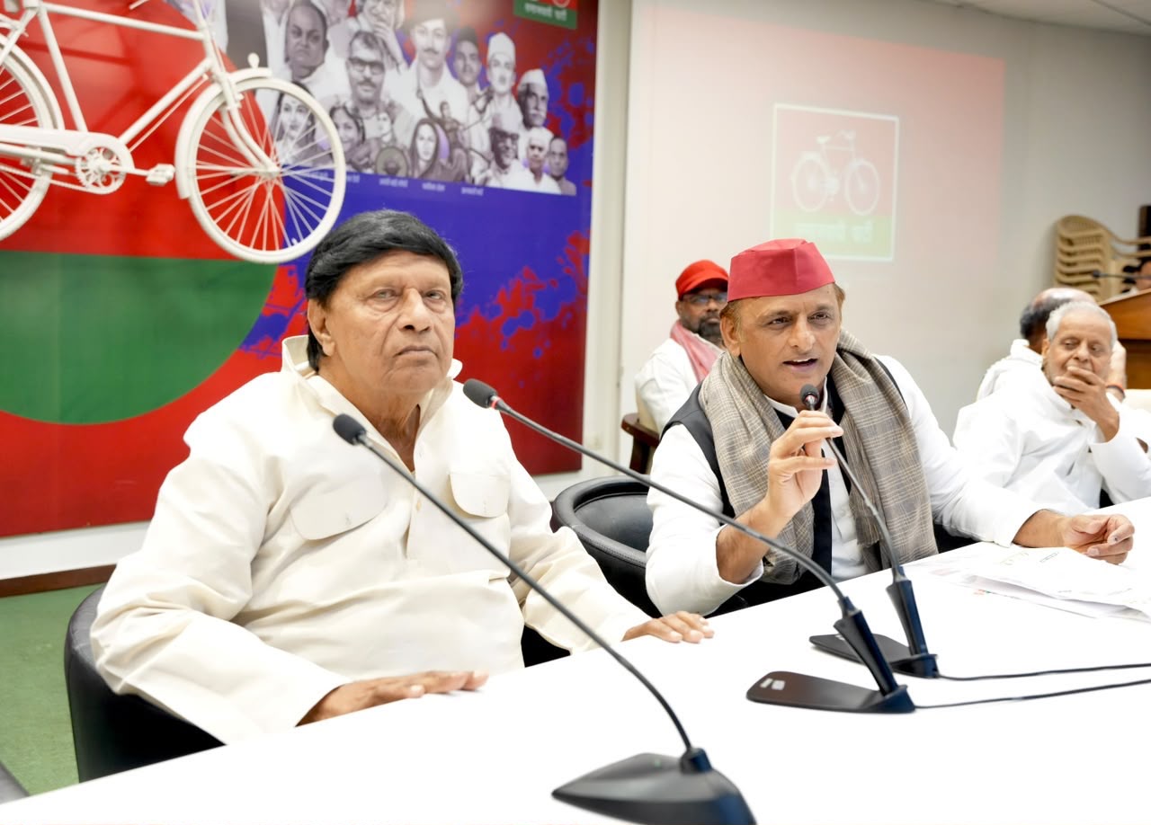 उत्तर प्रदेश में परिवर्तन की शुरुआत हो गई है आम जनता का भरोसा समाजवादी पार्टी पर है: अखिलेश यादव