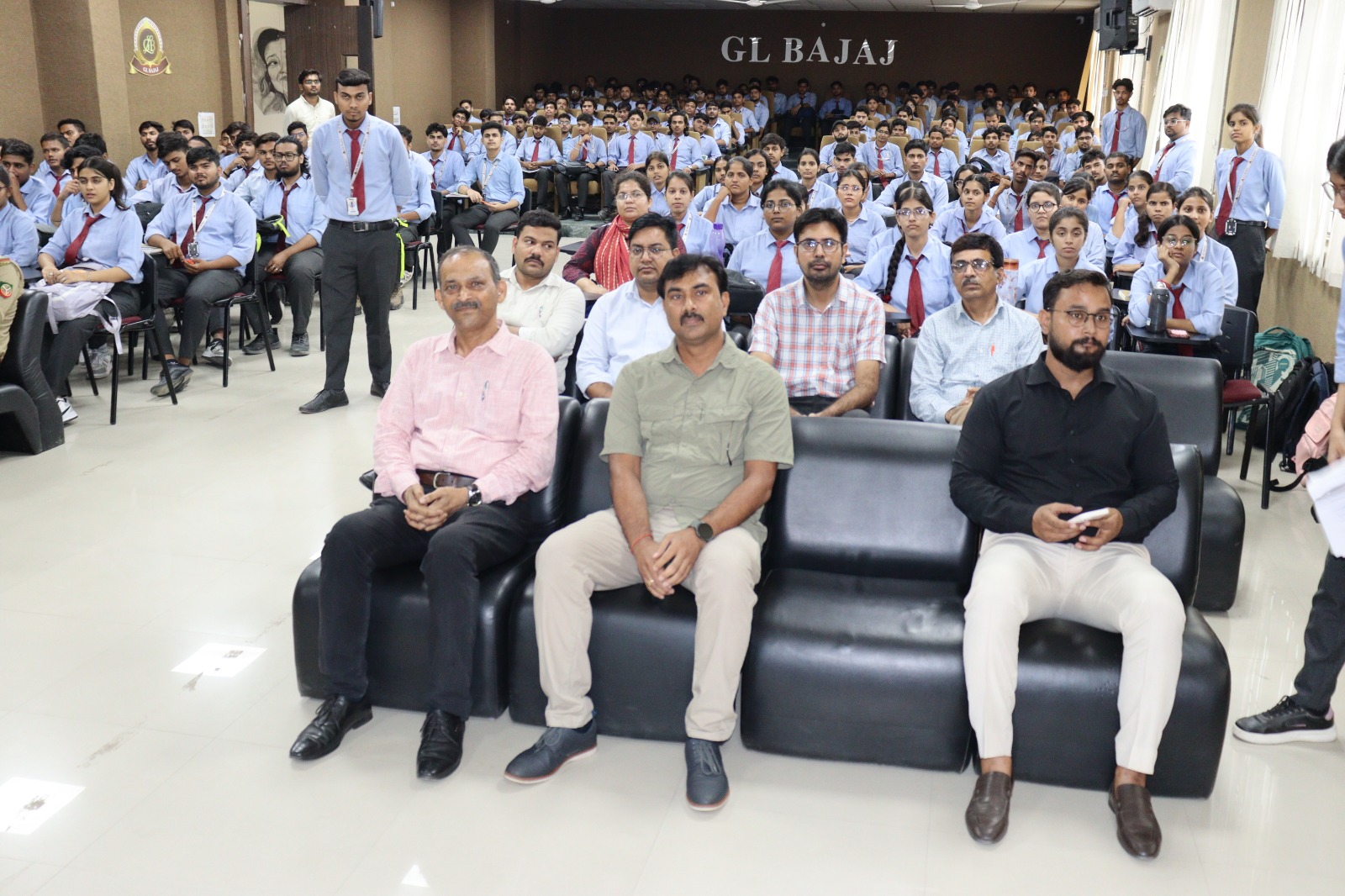 जीएल बजाज के विद्यार्थियों ने लिया प्राकृतिक संसाधनों को बचाने का संकल्प