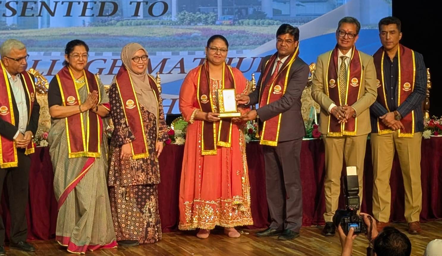 सर्वश्रेष्ठ जागरूकता कार्यक्रमों के लिए केडी डेंटल कॉलेज सम्मानित