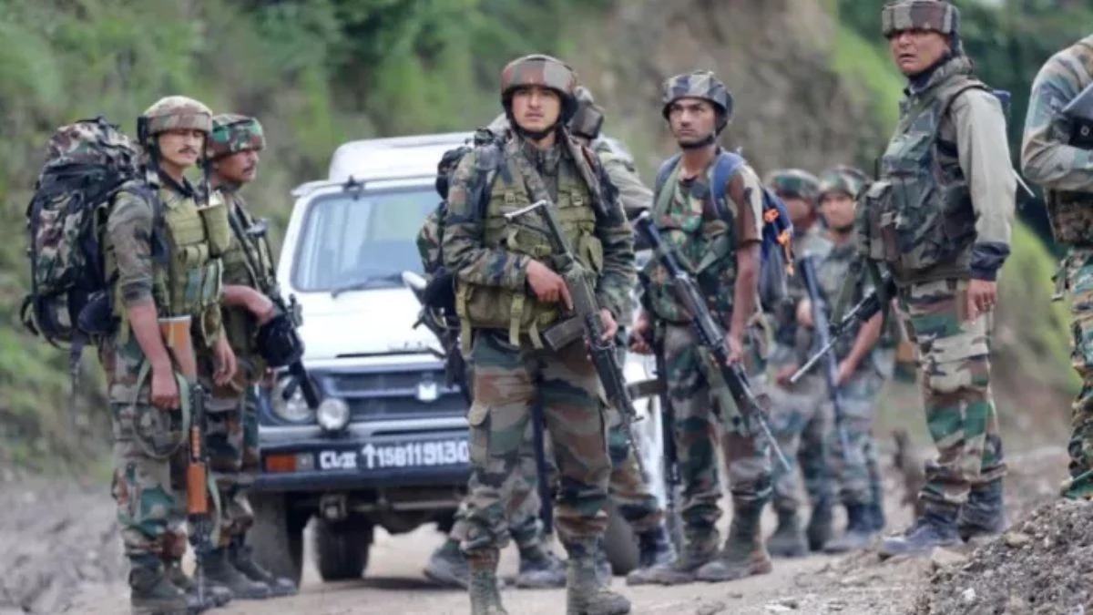 जम्मू-कश्मीर के किश्तवाड़ में जैश के 3 आतंकी ढेर, सुरक्षाबलों ने आतंकियों के ठिकाने को ब्लास्ट किया