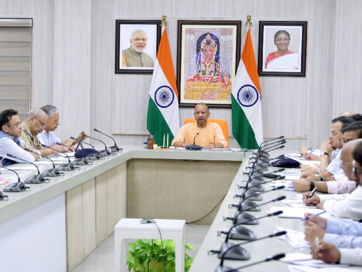कानून व्यवस्था बिगाड़ी तो उपद्रवियों को कुचल देंगे: सीएम योगी