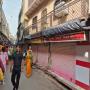 पहलगाम हमले के विरोध में वृंदावन बंद, राधा दामोदर मंदिर के पट भी किए बंद